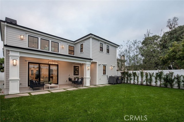 1761 11th Street, Manhattan Beach, California 90266, 5 Bedrooms Bedrooms, ,4 BathroomsBathrooms,Residential,Sold,11th,SB19152576