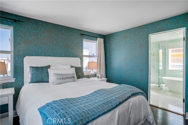 213 Seaview Street, Manhattan Beach, California 90266, 4 Bedrooms Bedrooms, ,3 BathroomsBathrooms,Residential,Sold,Seaview,SB19227675