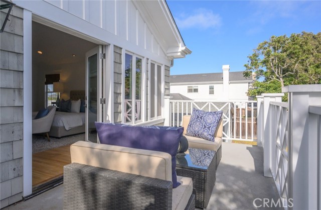 742 27th Street, Manhattan Beach, California 90266, 4 Bedrooms Bedrooms, ,3 BathroomsBathrooms,Residential,Sold,27th,SB19194302
