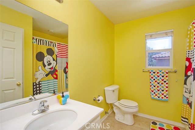 Upstairs bath with shower/tub combination