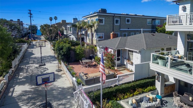 333 7th Street, Manhattan Beach, California 90266, 3 Bedrooms Bedrooms, ,2 BathroomsBathrooms,Residential,Sold,7th,SB18037772