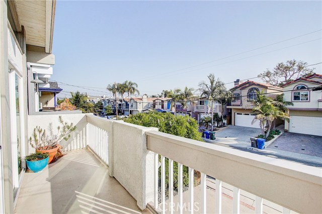 1525 Goodman Avenue, Redondo Beach, California 90278, 3 Bedrooms Bedrooms, ,2 BathroomsBathrooms,Residential,Sold,Goodman,SB19240967