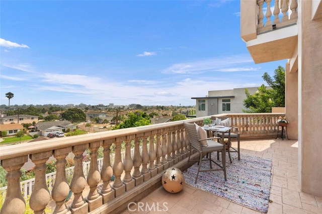 126 Prospect Avenue, Redondo Beach, California 90277, 4 Bedrooms Bedrooms, ,4 BathroomsBathrooms,Residential,Sold,Prospect,SB20180219