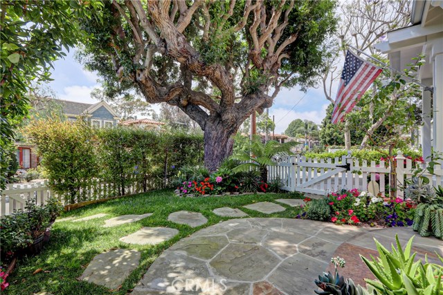 1600 Elm Avenue, Manhattan Beach, California 90266, 3 Bedrooms Bedrooms, ,3 BathroomsBathrooms,Residential,Sold,Elm,SB19126027