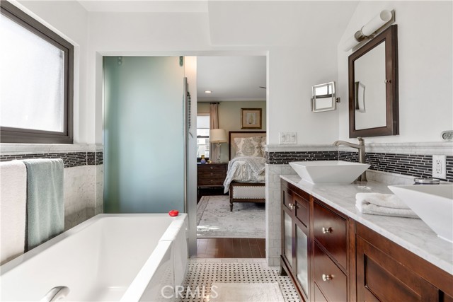 437 27th Street, Manhattan Beach, California 90266, 4 Bedrooms Bedrooms, ,3 BathroomsBathrooms,Residential,Sold,27th,SB21036239