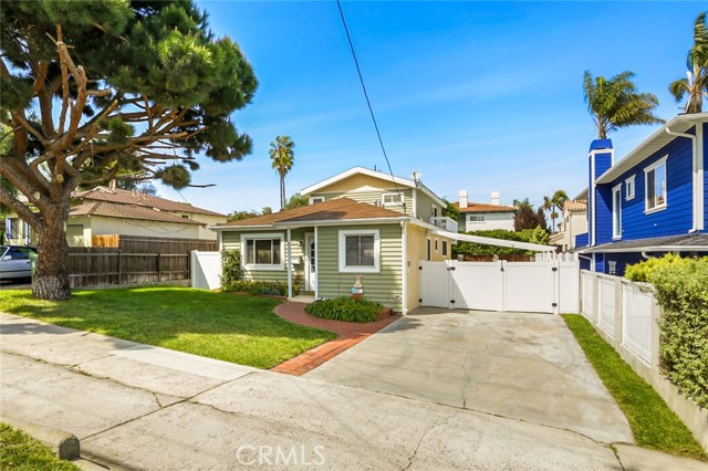 1147 2nd Street, Manhattan Beach, California 90266, 4 Bedrooms Bedrooms, ,2 BathroomsBathrooms,Residential,Sold,2nd,SB19075705