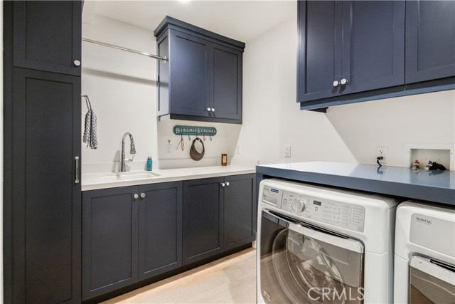 942 15th Street, Hermosa Beach, California 90254, 4 Bedrooms Bedrooms, ,2 BathroomsBathrooms,Residential,Sold,15th,SB20137355