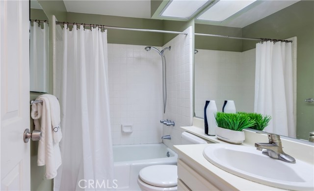 2021 Carnegie Lane, Redondo Beach, California 90278, 3 Bedrooms Bedrooms, ,3 BathroomsBathrooms,Residential,Sold,Carnegie,SB17200239
