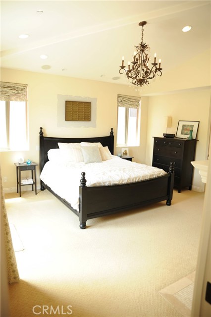 713 JUANITA, Redondo Beach, California 90277, 3 Bedrooms Bedrooms, ,2 BathroomsBathrooms,Residential,Sold,JUANITA,SB17176144