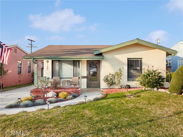 3 Bed Home for Sale in Hawthorne, California