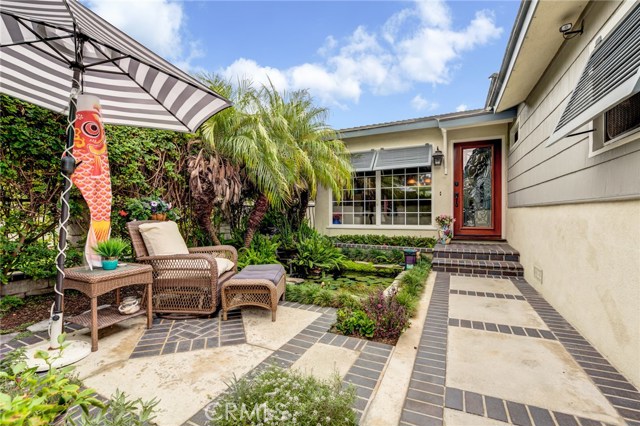 Private courtyard entry