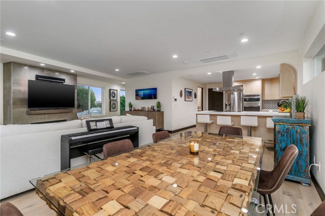 636 Vincent Park #A, Redondo Beach, California 90277, 3 Bedrooms Bedrooms, ,2 BathroomsBathrooms,Residential,Sold,Vincent Park #A,SB20200007