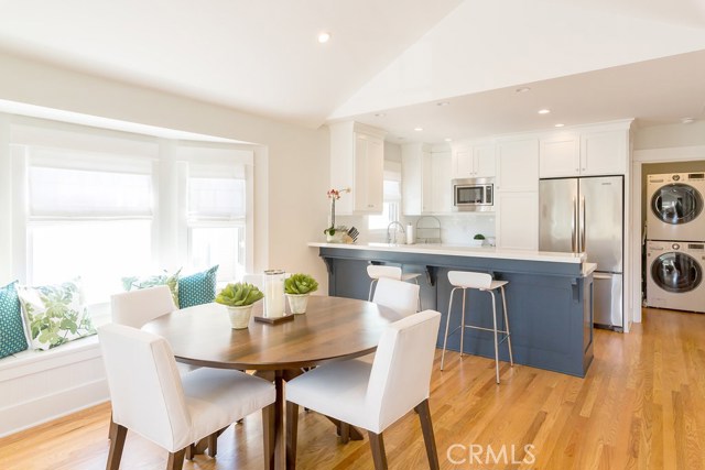 304 Gertruda Avenue, Redondo Beach, California 90277, 3 Bedrooms Bedrooms, ,2 BathroomsBathrooms,Residential,Sold,Gertruda,PV17065927