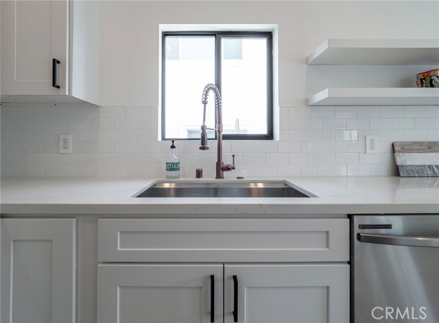 1131 19th Street, Hermosa Beach, California 90254, 2 Bedrooms Bedrooms, ,1 BathroomBathrooms,Residential,Sold,19th,SB20249422