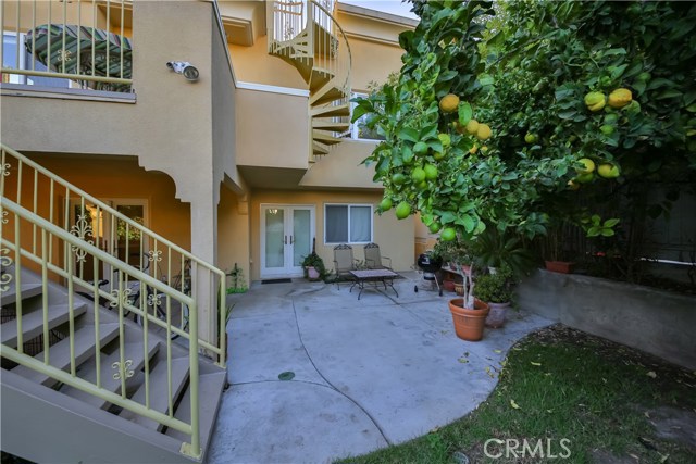 1220 Ocean Drive, Hermosa Beach, California 90254, 4 Bedrooms Bedrooms, ,3 BathroomsBathrooms,Residential,Sold,Ocean,SB17068697