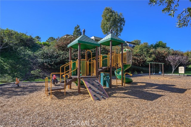 15 Oaktree Lane, Rolling Hills Estates, California 90274, 3 Bedrooms Bedrooms, ,1 BathroomBathrooms,Residential,Sold,Oaktree,PV19262443