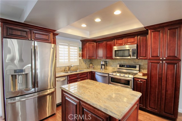 107 Helberta Avenue, Redondo Beach, California 90277, 3 Bedrooms Bedrooms, ,3 BathroomsBathrooms,Residential,Sold,Helberta,CV20148362