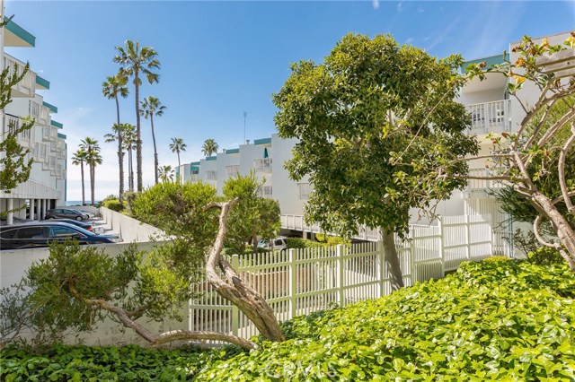 620 The Village, Redondo Beach, California 90277, 1 Bedroom Bedrooms, ,1 BathroomBathrooms,Residential,Sold,The Village,SB17035321