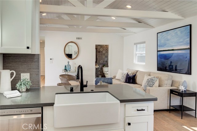 3528 Maple Avenue, Manhattan Beach, California 90266, 3 Bedrooms Bedrooms, ,2 BathroomsBathrooms,Residential,Sold,Maple,SB18217502