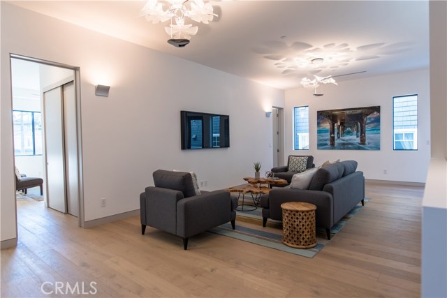 619 Knob Hill Avenue, Redondo Beach, California 90277, 5 Bedrooms Bedrooms, ,3 BathroomsBathrooms,Residential,Sold,Knob Hill,SB18022125