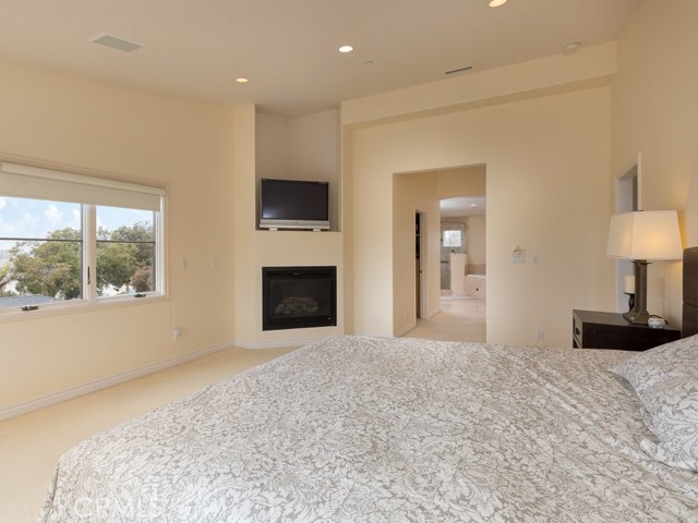 314 Avenue D, Redondo Beach, California 90277, 5 Bedrooms Bedrooms, ,5 BathroomsBathrooms,Residential,Sold,Avenue D,SB20083856