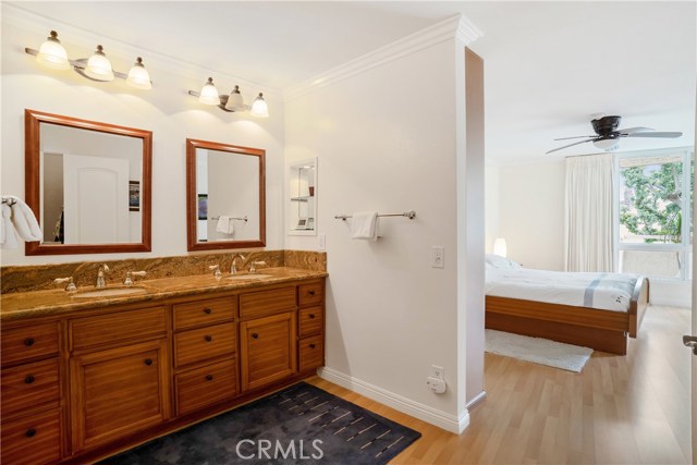 428 Esplanade, Redondo Beach, California 90277, 3 Bedrooms Bedrooms, ,2 BathroomsBathrooms,Residential,Sold,Esplanade,SB18127217