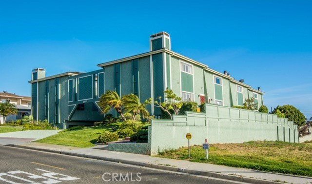 2510 Voorhees Avenue, Redondo Beach, California 90278, 2 Bedrooms Bedrooms, ,1 BathroomBathrooms,Residential,Sold,Voorhees,SB17155991