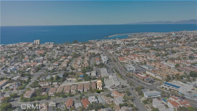 Aerial photo showing proximity to the coast.