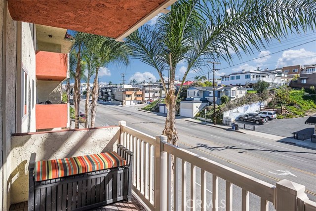 1707 Pacific Coast, Hermosa Beach, California 90254, 1 Bedroom Bedrooms, ,1 BathroomBathrooms,Residential,Sold,Pacific Coast,PV18071683