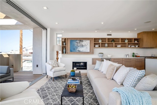 121 2nd Street, Hermosa Beach, California 90254, 4 Bedrooms Bedrooms, ,4 BathroomsBathrooms,Residential,Sold,2nd,SB19073415