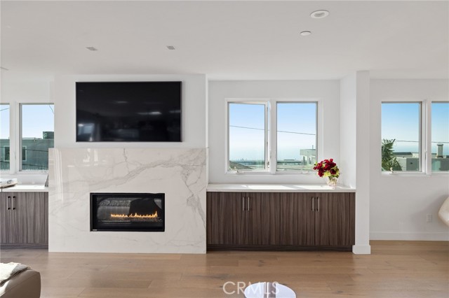 319 34th Place, Manhattan Beach, California 90266, 3 Bedrooms Bedrooms, ,3 BathroomsBathrooms,Residential,Sold,34th,PV21029643