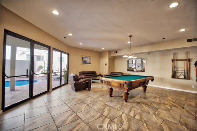 512 Esplanade, Redondo Beach, California 90277, 2 Bedrooms Bedrooms, ,2 BathroomsBathrooms,Residential,Sold,Esplanade,IN17223458