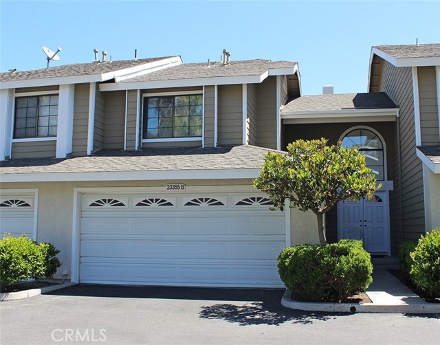 Welcome home to Ridgemont! Nice open floor plan boasting a formal entry way and a large living... Primary Photo for Listing #OC17134842