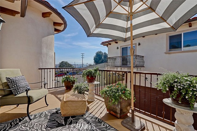 502 Juanita Avenue, Redondo Beach, California 90277, 3 Bedrooms Bedrooms, ,3 BathroomsBathrooms,Residential,Sold,Juanita,SB18028945