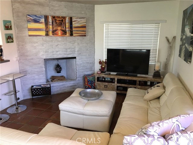 447 Gentry Street, Hermosa Beach, California 90254, 2 Bedrooms Bedrooms, ,1 BathroomBathrooms,Residential,Sold,Gentry,SB17088954