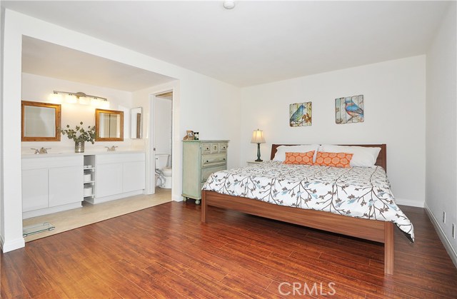 121 Prospect Avenue, Redondo Beach, California 90277, 2 Bedrooms Bedrooms, ,2 BathroomsBathrooms,Residential,Sold,Prospect,SB18229456