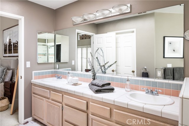 121 Helberta Avenue, Redondo Beach, California 90277, 3 Bedrooms Bedrooms, ,2 BathroomsBathrooms,Residential,Sold,Helberta,SB17233463