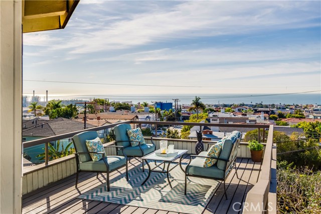 401 Gentry Street, Hermosa Beach, California 90254, 5 Bedrooms Bedrooms, ,4 BathroomsBathrooms,Residential,Sold,Gentry,PV18023605