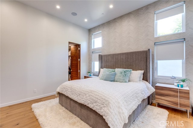 728 Lucia Avenue, Redondo Beach, California 90277, 4 Bedrooms Bedrooms, ,2 BathroomsBathrooms,Residential,Sold,Lucia,SB19142889