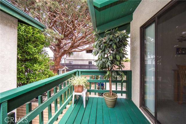 Deck by the kitchen / dining area