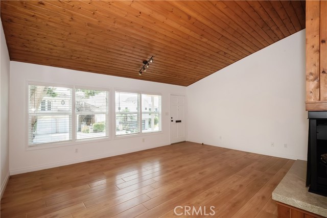 641 27th Street, Manhattan Beach, California 90266, 2 Bedrooms Bedrooms, ,1 BathroomBathrooms,Residential,Sold,27th,SB20174860