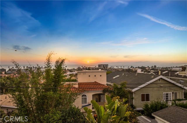 Unobstructed panoramic ocean views from the 2nd floor!