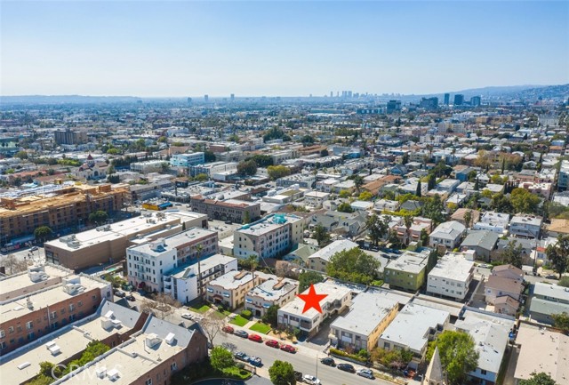 1 Bed Home for Sale in Los Feliz, California