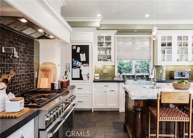 598 33rd Street, Manhattan Beach, California 90266, 5 Bedrooms Bedrooms, ,5 BathroomsBathrooms,Residential,Sold,33rd,SB21107096