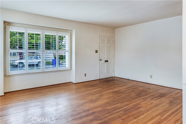 1813 Lynngrove Drive, Manhattan Beach, California 90266, 2 Bedrooms Bedrooms, ,Residential,Sold,Lynngrove,SB18291838