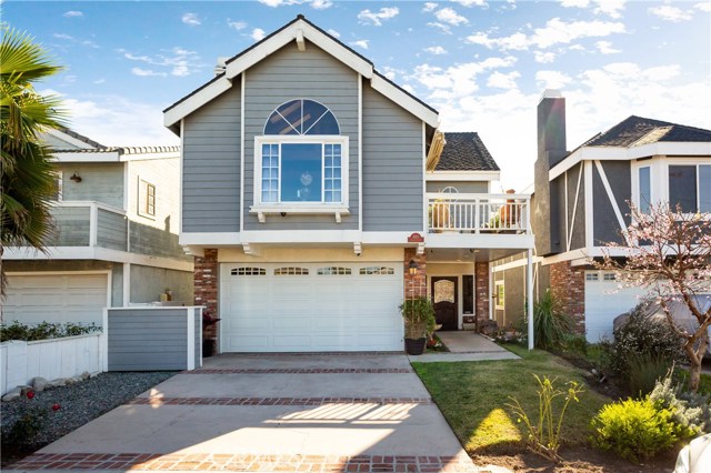 Fabulous House and Ideally located with Views, and Privacy.  It Doesn't Get Any Better!