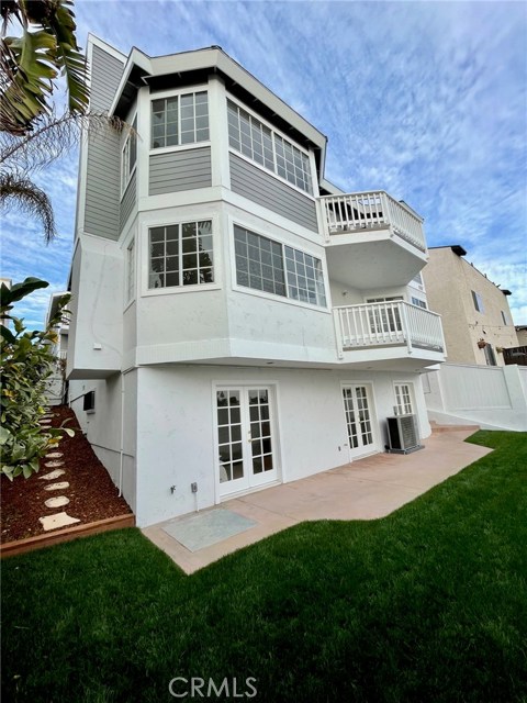 1924 Gates Avenue, Redondo Beach, California 90278, 4 Bedrooms Bedrooms, ,2 BathroomsBathrooms,Residential,Sold,Gates,PV20227378