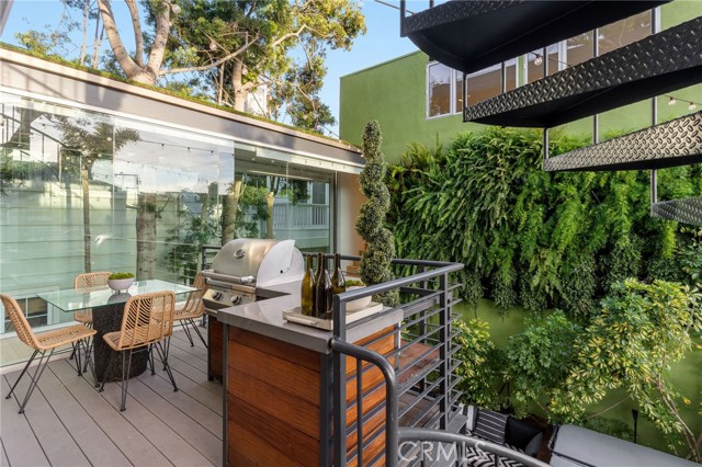 464 34th Street, Manhattan Beach, California 90266, 4 Bedrooms Bedrooms, ,3 BathroomsBathrooms,Residential,Sold,34th,SB21028091