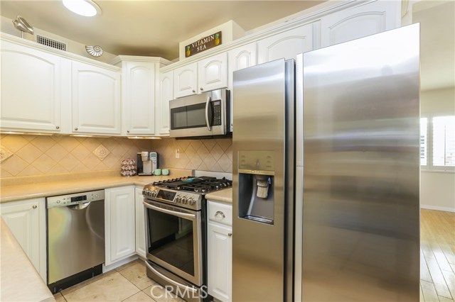 2621 Voorhees Avenue, Redondo Beach, California 90278, 3 Bedrooms Bedrooms, ,2 BathroomsBathrooms,Residential,Sold,Voorhees,SB17083243
