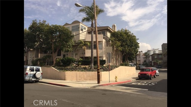 601 1st Street, Hermosa Beach, California 90254, 3 Bedrooms Bedrooms, ,3 BathroomsBathrooms,Residential,Sold,1st,SW17105005